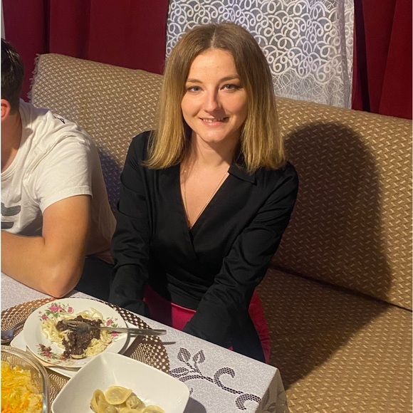 Banana Republic black elegant blouse tie on waist. - Picture 11 of 14